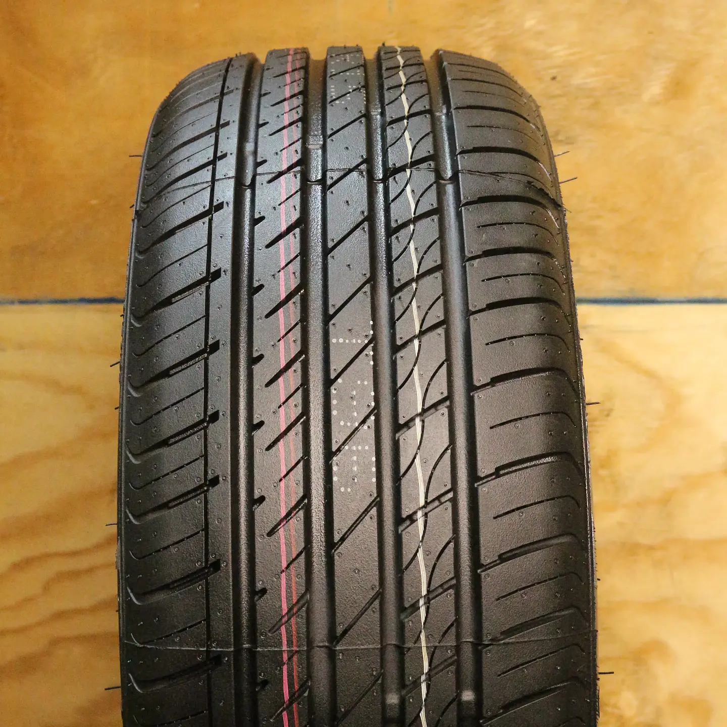 Neumático 195/45R15 SONIX LZEAL 56 82V 2