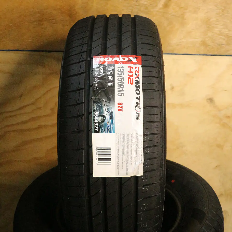 Neumático 195/50R15 ROADX H12 82V 1