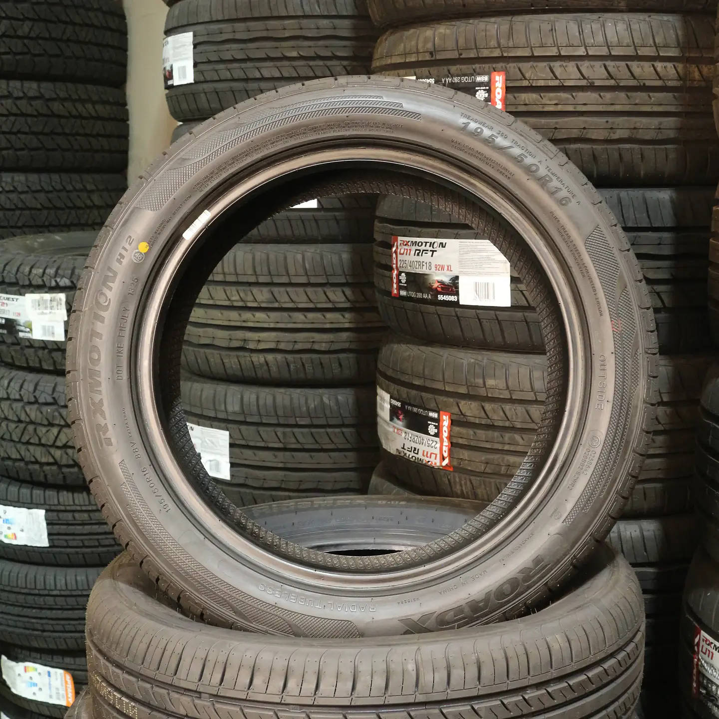Neumático 195/50R16 ROADX H12 88V 3