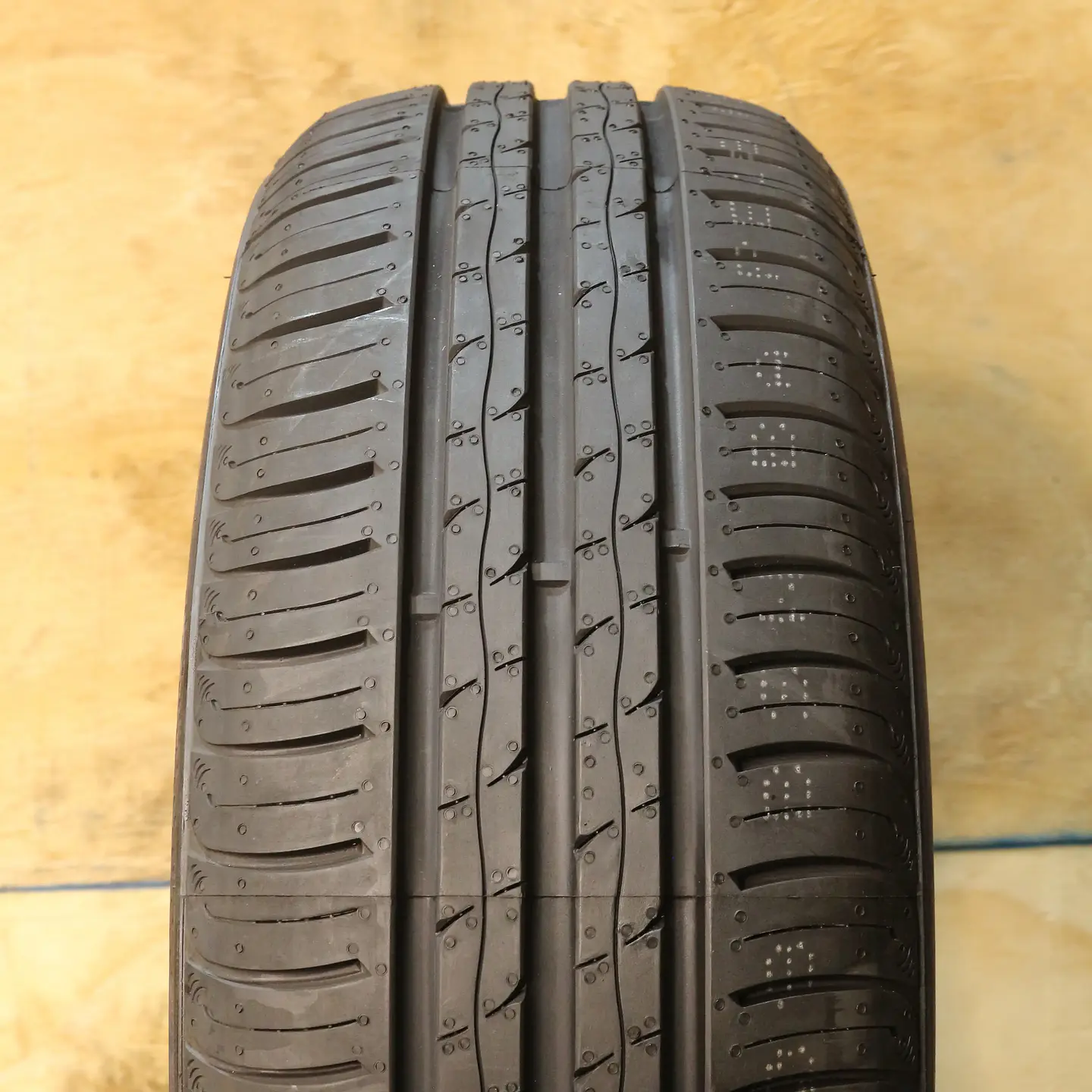 Neumático 195/60R14 ROADX H11 86H 2