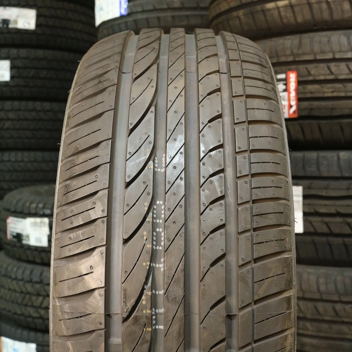 Neumático 205/40R18 LING LONG GREEN MAX 86W 2