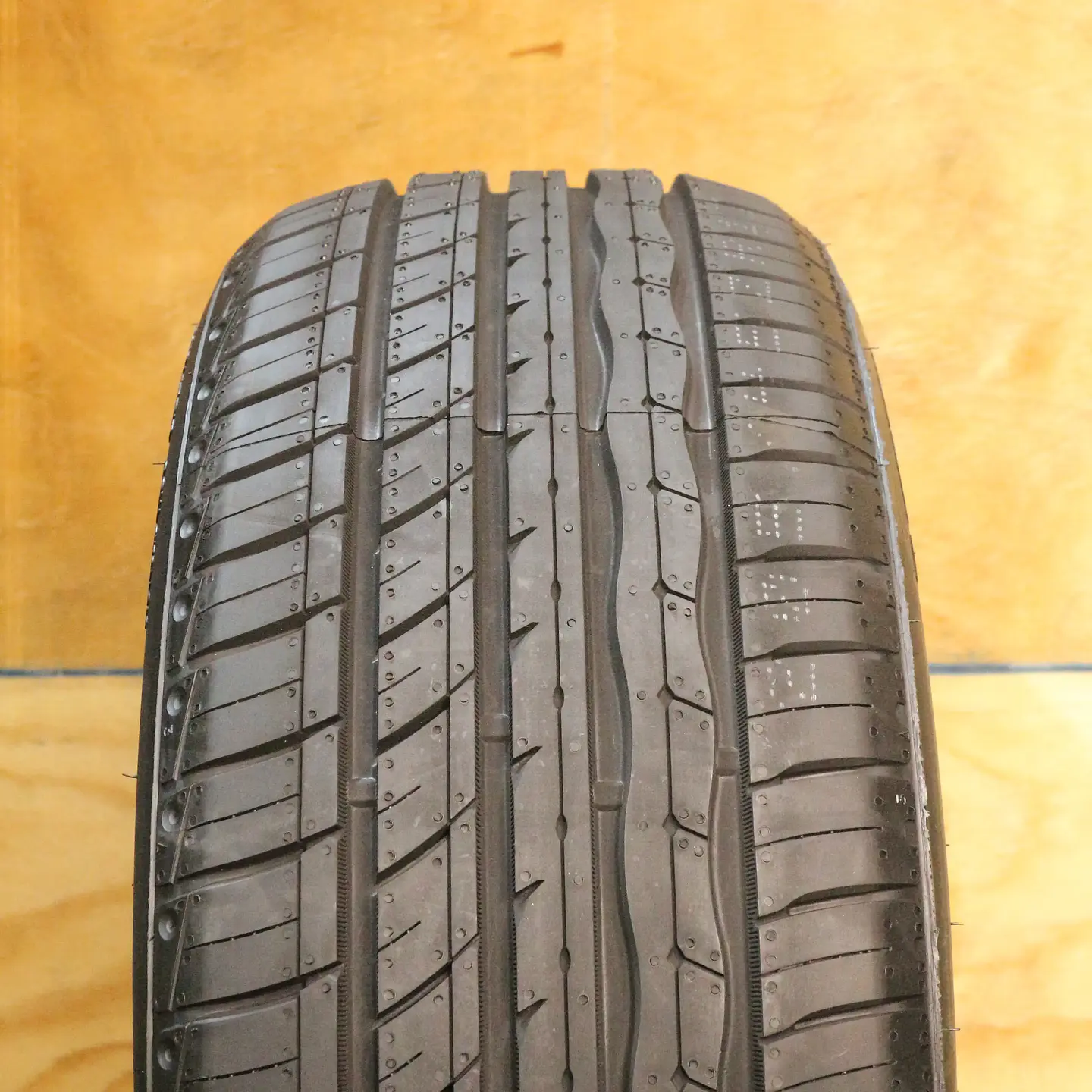 Neumático 205/45ZR17 ROADX U11 88W 2