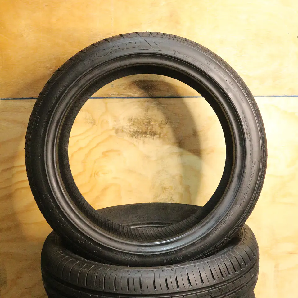 Neumático 205/45ZR17 ROADX U11 88W 3