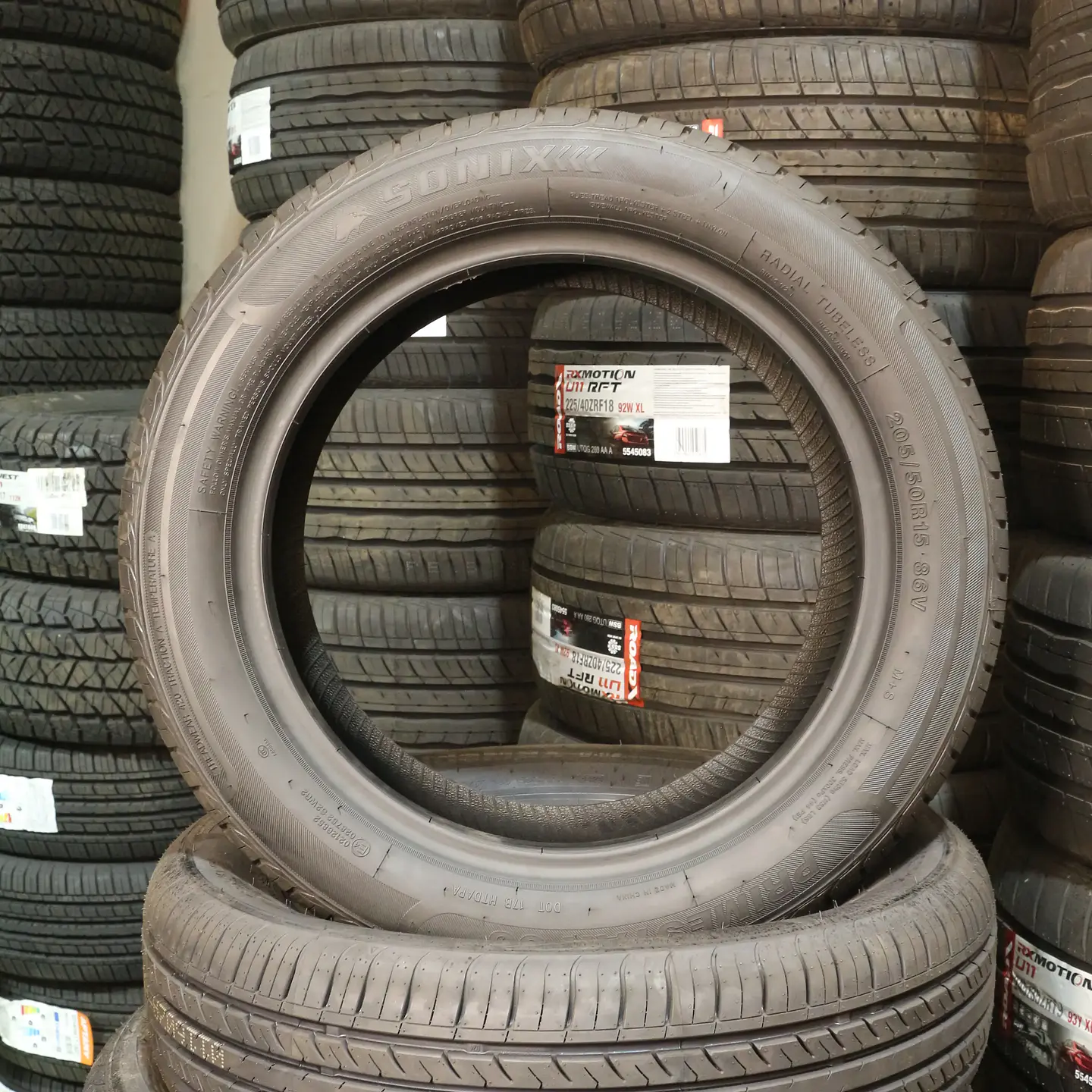 Neumático 205/50R15 SONIX PRIMESTAR 66 86V 3