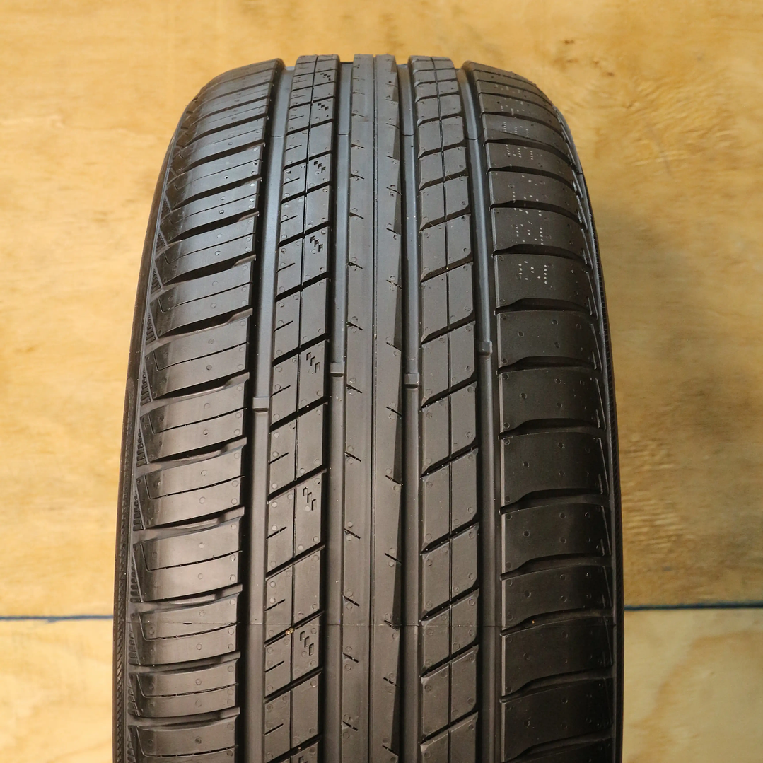 Neumático 225/55R18 ROADX SU01 102W XL 2