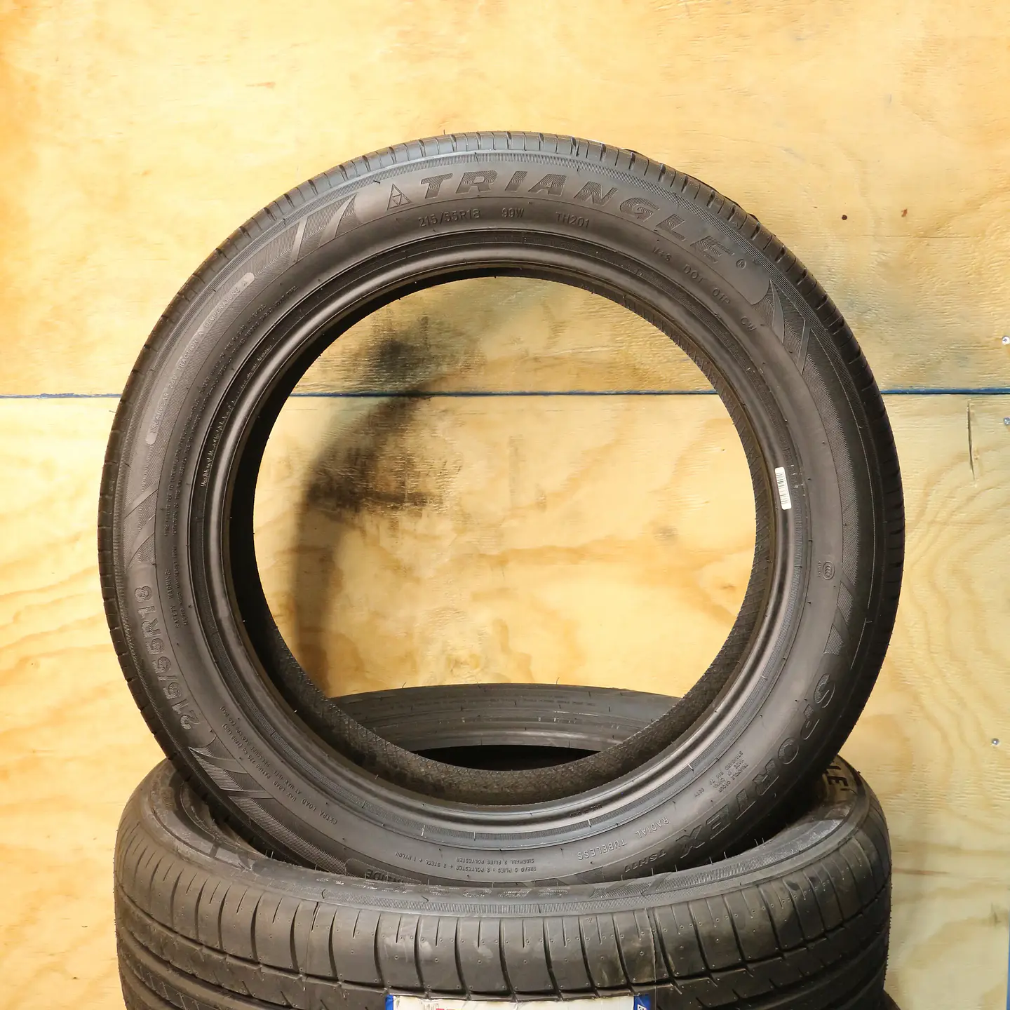 Neumático 215/55R18 TRIANGLE TH201 99W 3