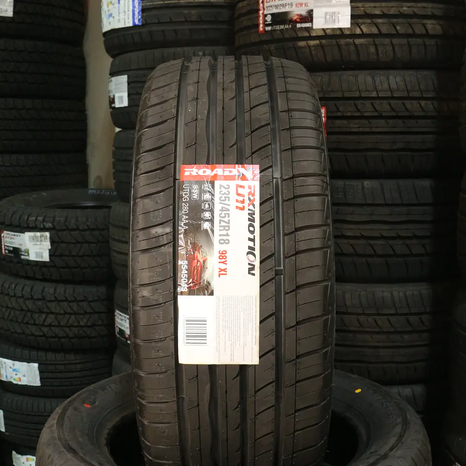Neumático 235/45R18 ROADX U11 98Y 1