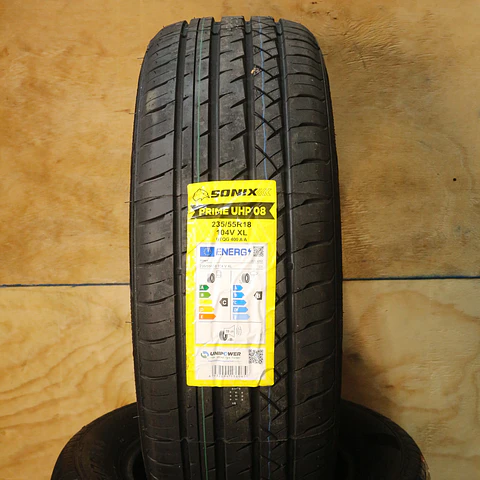 Neumático 235/55R18 SONIX UHP 8 104V XL