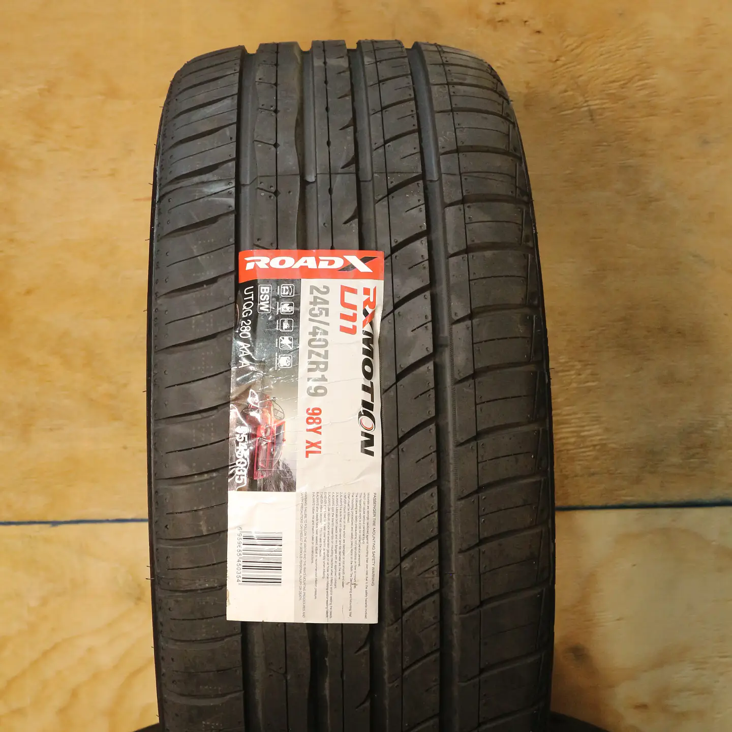 Neumático 245/40ZR19 ROADX U11 98Y 1