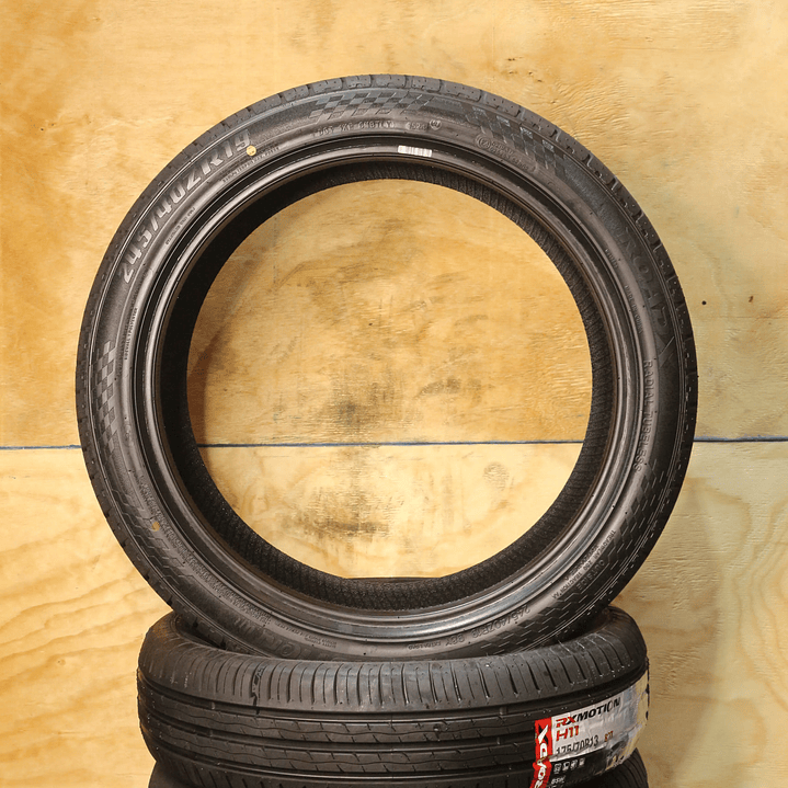 Neumático 245/40ZR19 ROADX U11 98Y 3