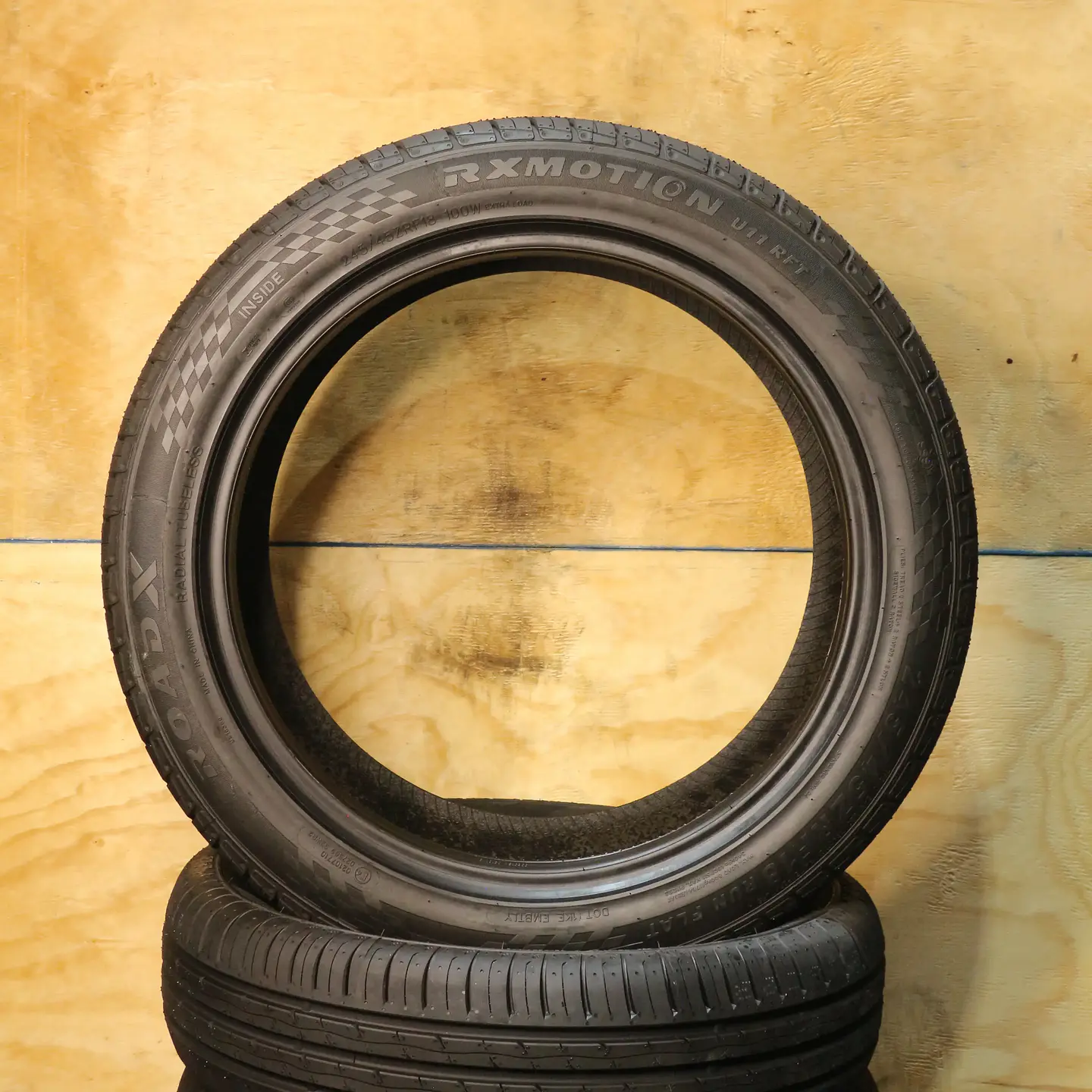 Neumático 245/45ZR18 ROADX U11 3