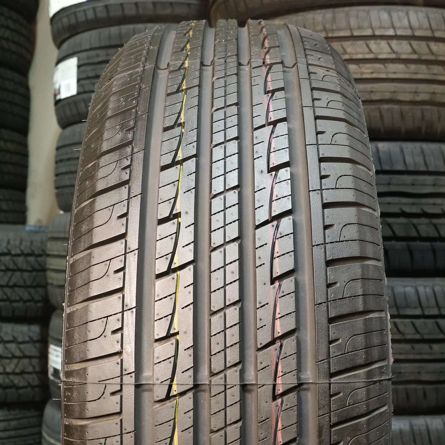 Neumático 245/60R18 ROADMARCH HT 79 105H 2