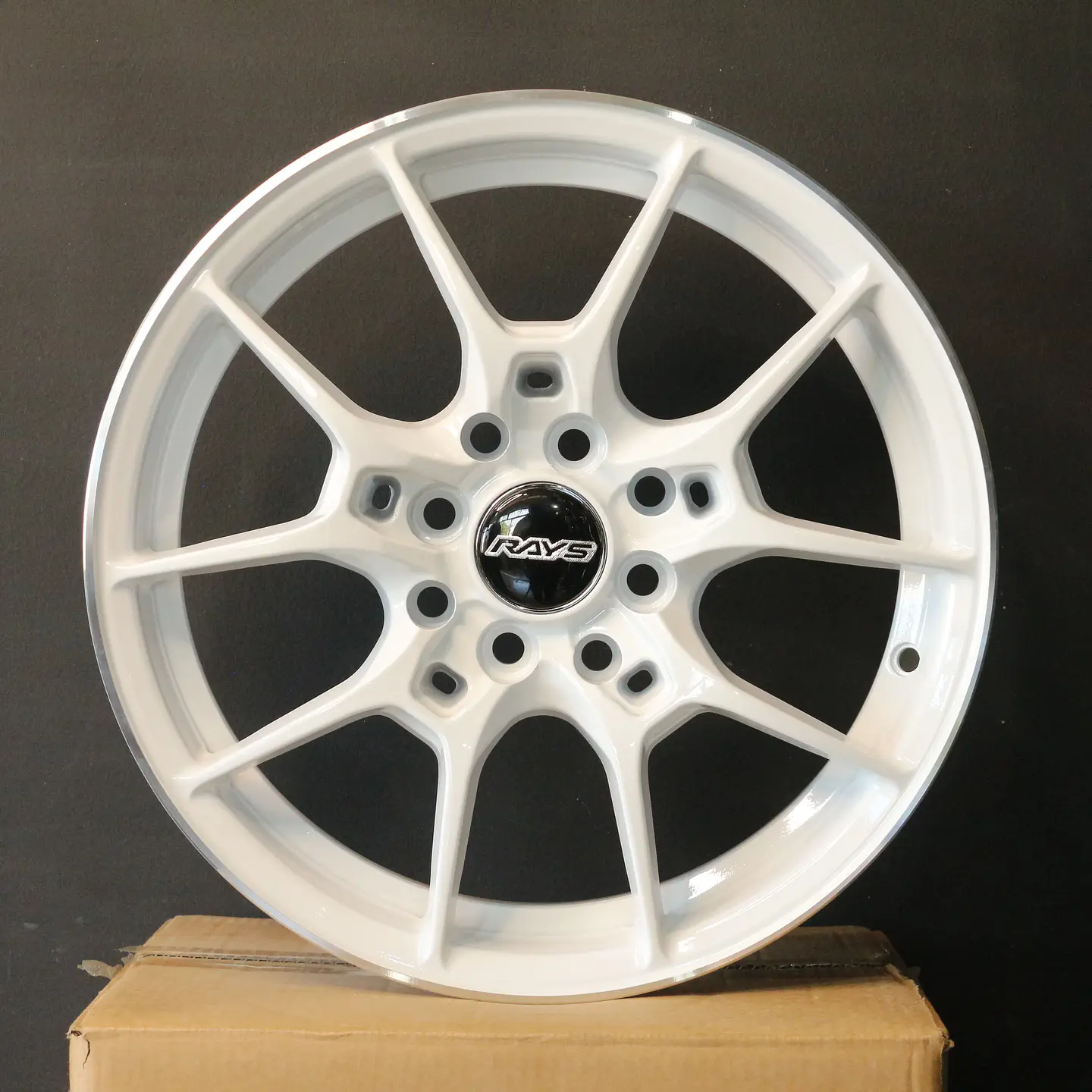 RAYSG025 Llanta Aro 15X6.5 4X100/114 W Et 40 1