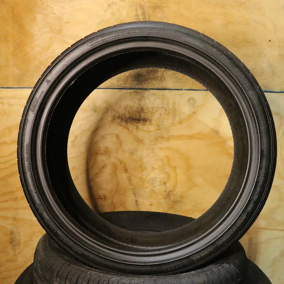 Neumático 235/35R19 ROADMARCH UHP 8 2