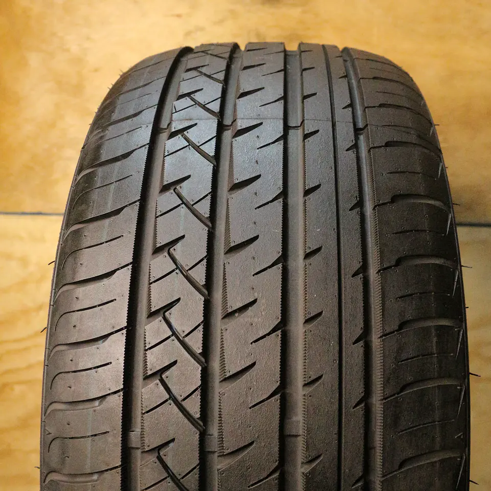 Neumático 235/35R19 ROADMARCH UHP 8 3