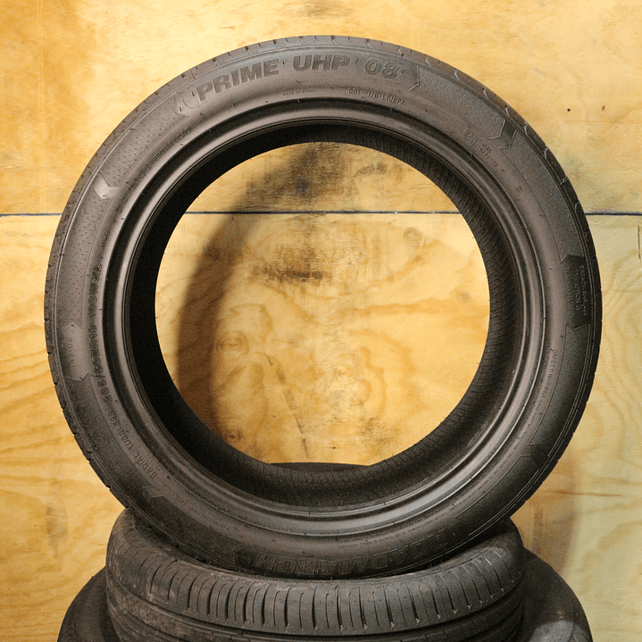 Neumático 235/50R19 ROADMARCH UHP 8 103W 2