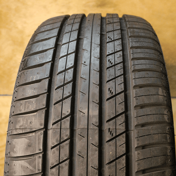 Neumático 235/50R18 ROADX SU01 97V 3
