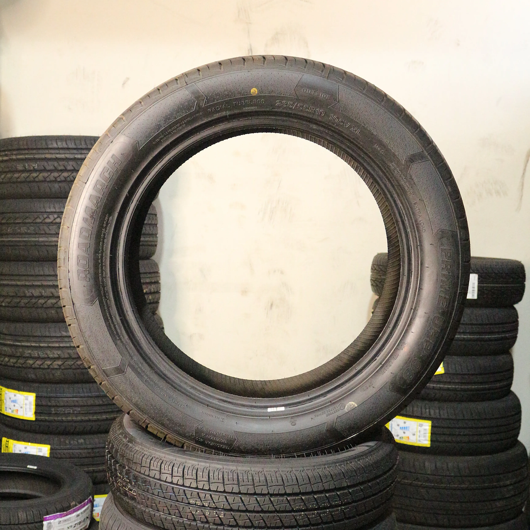 Neumático 235/55R19 ROADMARCH UHP08 105V 2