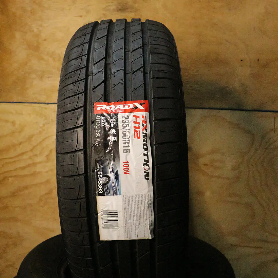 Neumático 235/60R16 ROADX H12 100V 1