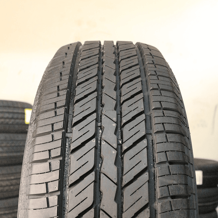 Neumático 235/65R17 ROADX HT01 3