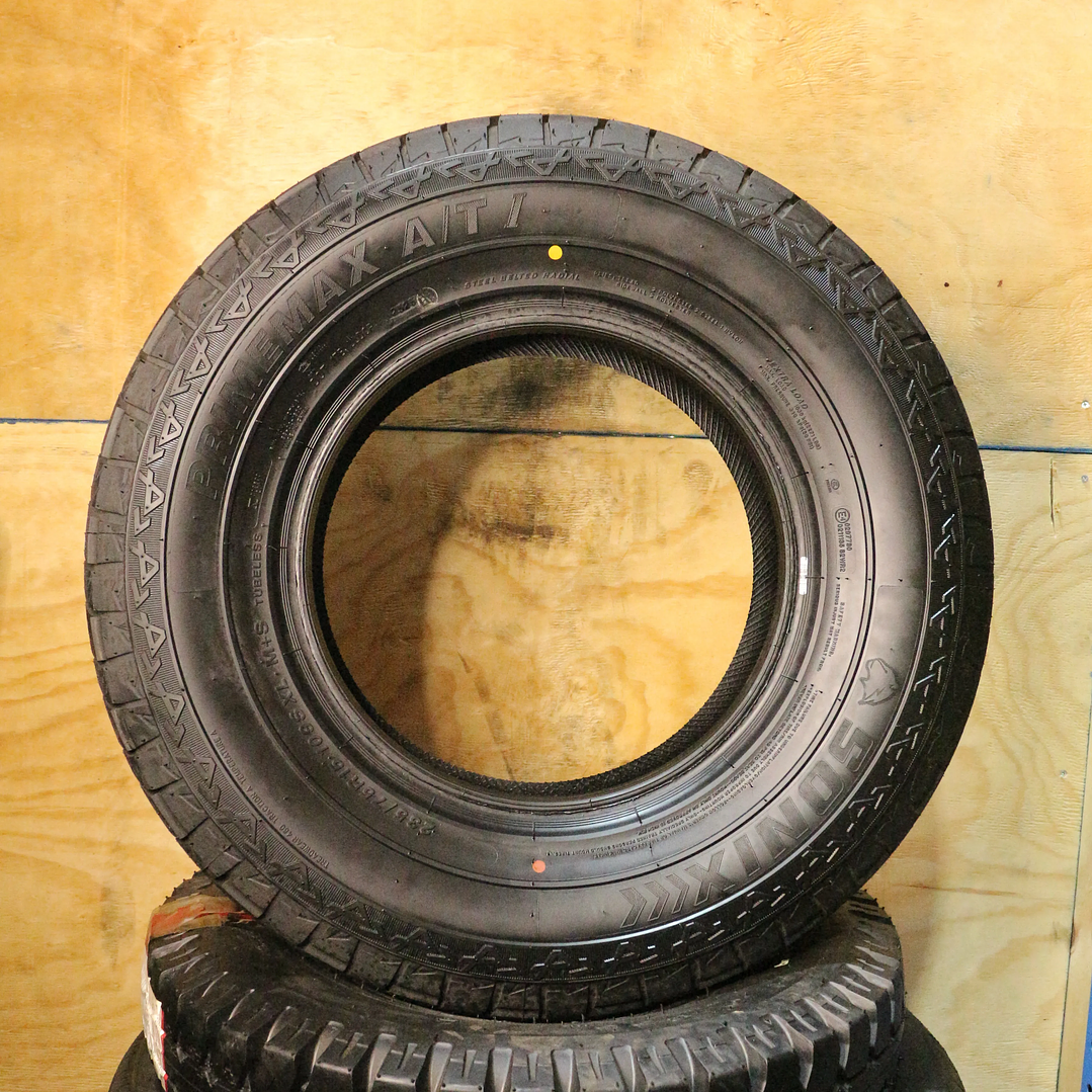 Neumático 235/75R15 SONIX AT1 109S 2
