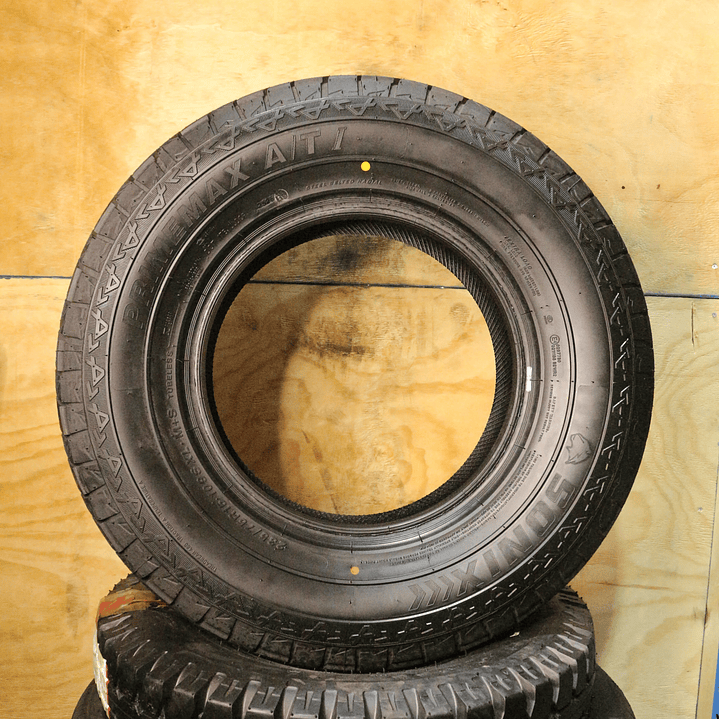 Neumático 235/75R15 SONIX AT1 109S 2
