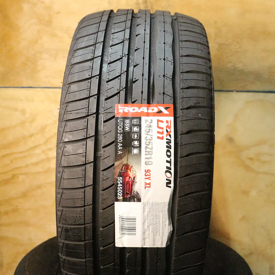 Neumático 245/35R19 ROADX H/T 93Y 1