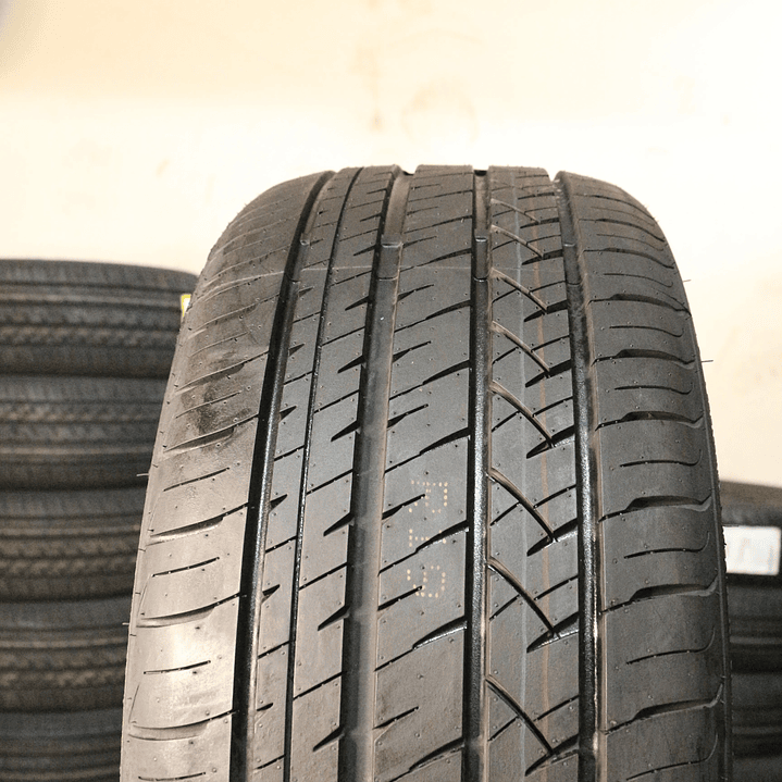 Neumático 245/40R19 ROADMARCH UHP08 98W 3