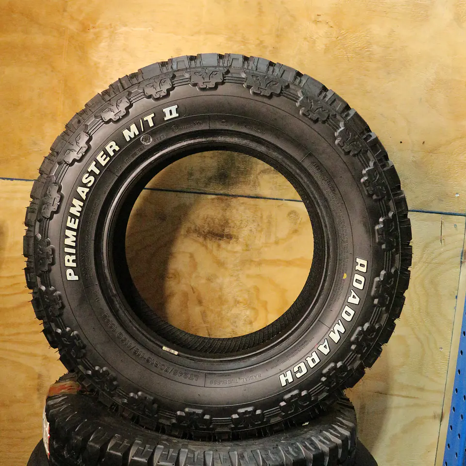 Neumático 245/70R16 ROADMARCH MT2 115Q 2