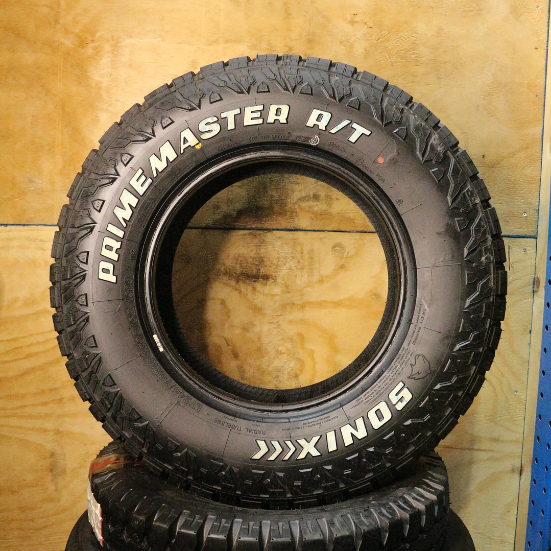 Neumático 245/75R16 SONIX RT 120/116Q W LT 2