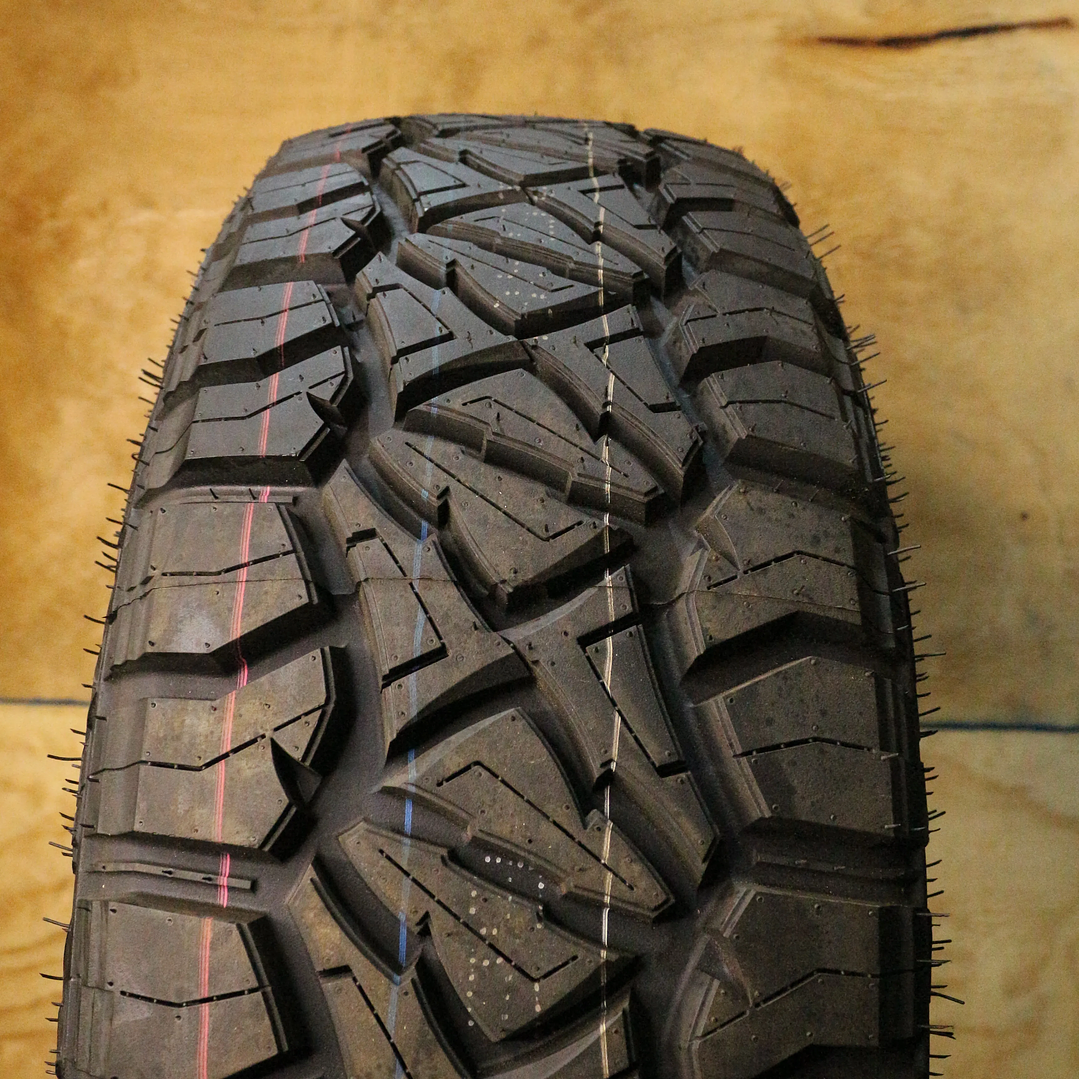 Neumático 245/75R16 SONIX RT 120/116Q W LT 4