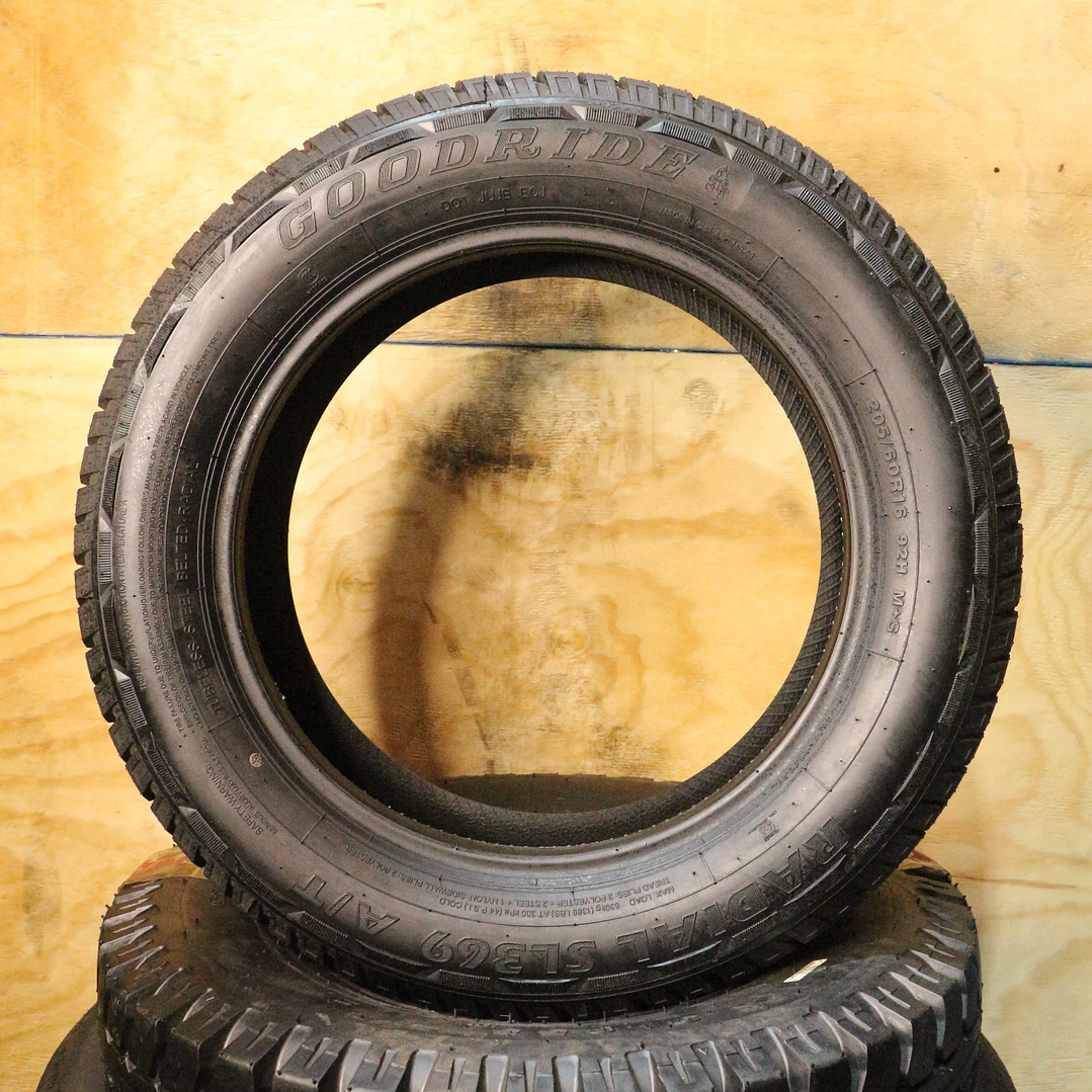 Neumático 205/60R16 GOODRIDE SL369 AT 92H 2