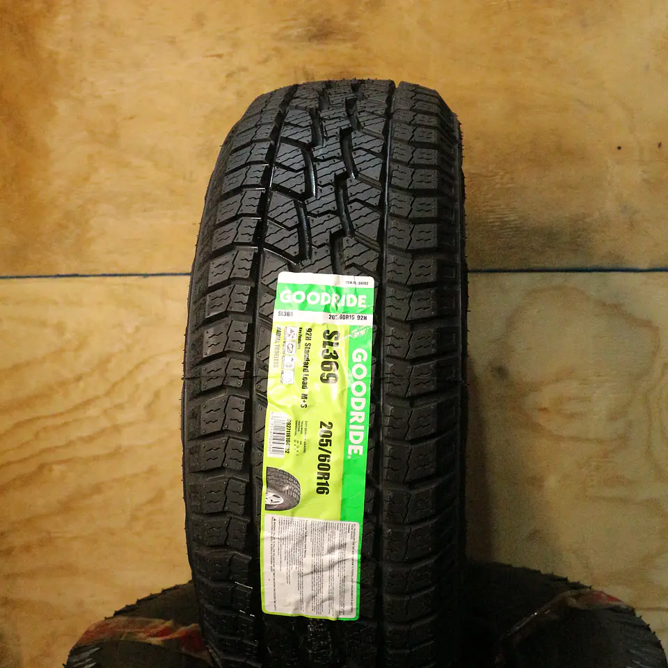 Neumático 205/60R16 GOODRIDE SL369 AT 92H 1