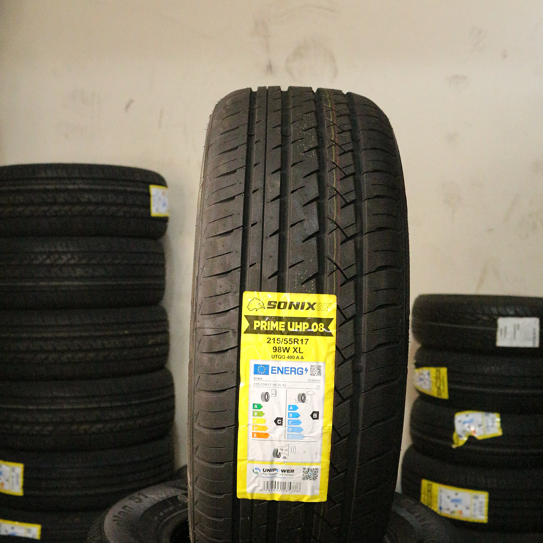 Neumático 215/55R17 SONIX UHP08 98W 1