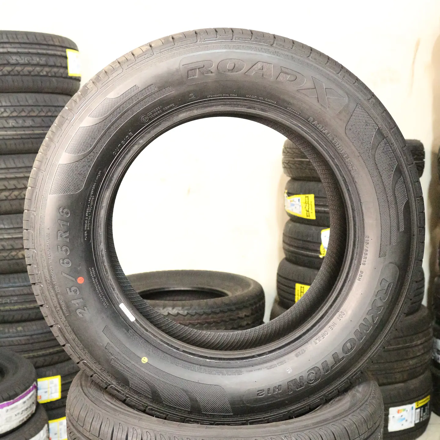 Neumático 215/65R16 ROADX H12 98H 2
