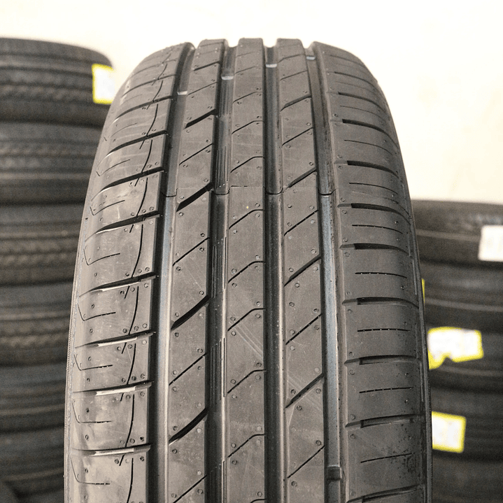 Neumático 215/65R16 ROADX H12 98H 3