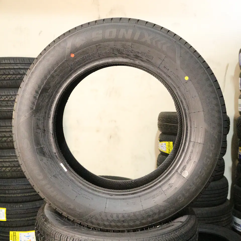 Neumático 215/65R16 SONIX XCOMFORT S7 98H 2