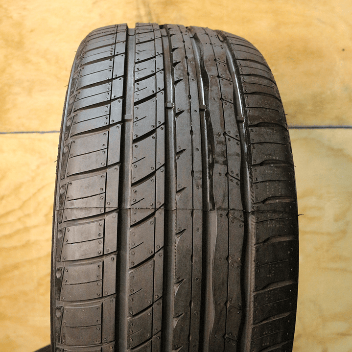 Neumático 225/40ZRF18 ROADX U11 RUNFLAT 92W 3