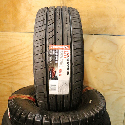 Neumático 225/40ZR18 ROADX U11