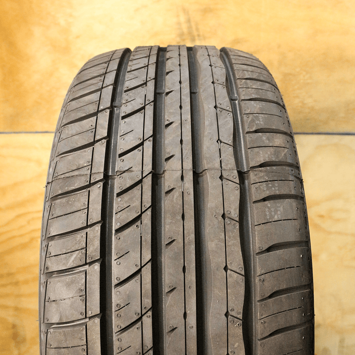 Neumático 225/40ZR18 ROADX U11 3