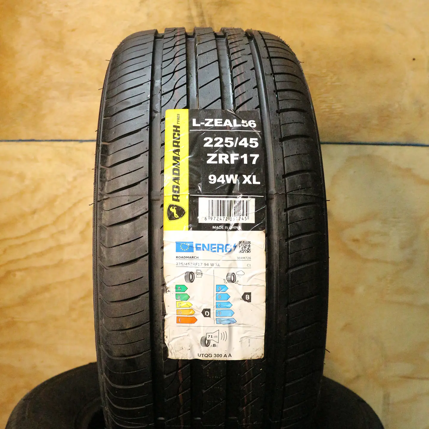 Neumático 225/45RZRF17 ROADMARCH LZEAL 56 RUNFLAT 1