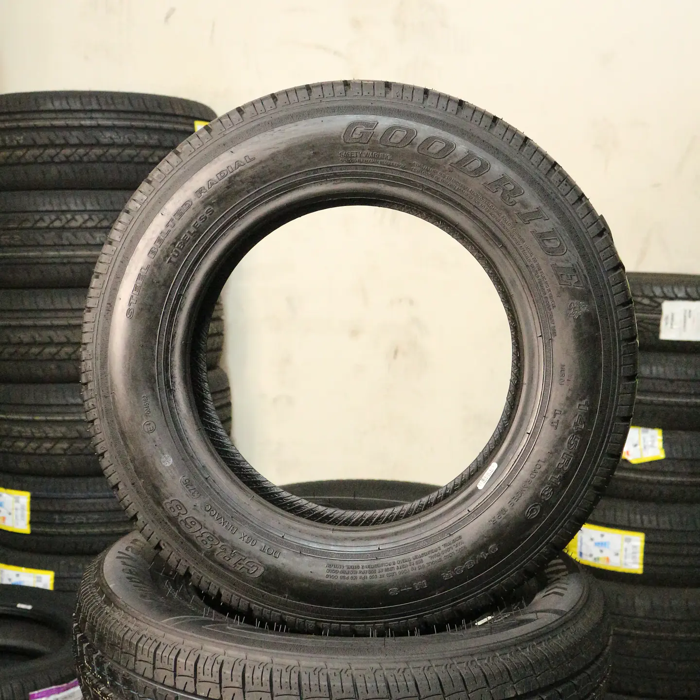 Neumático 145R13C GOODRIDE CR868 2