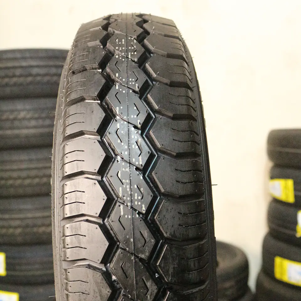 Neumático 145R13C GOODRIDE CR868 3