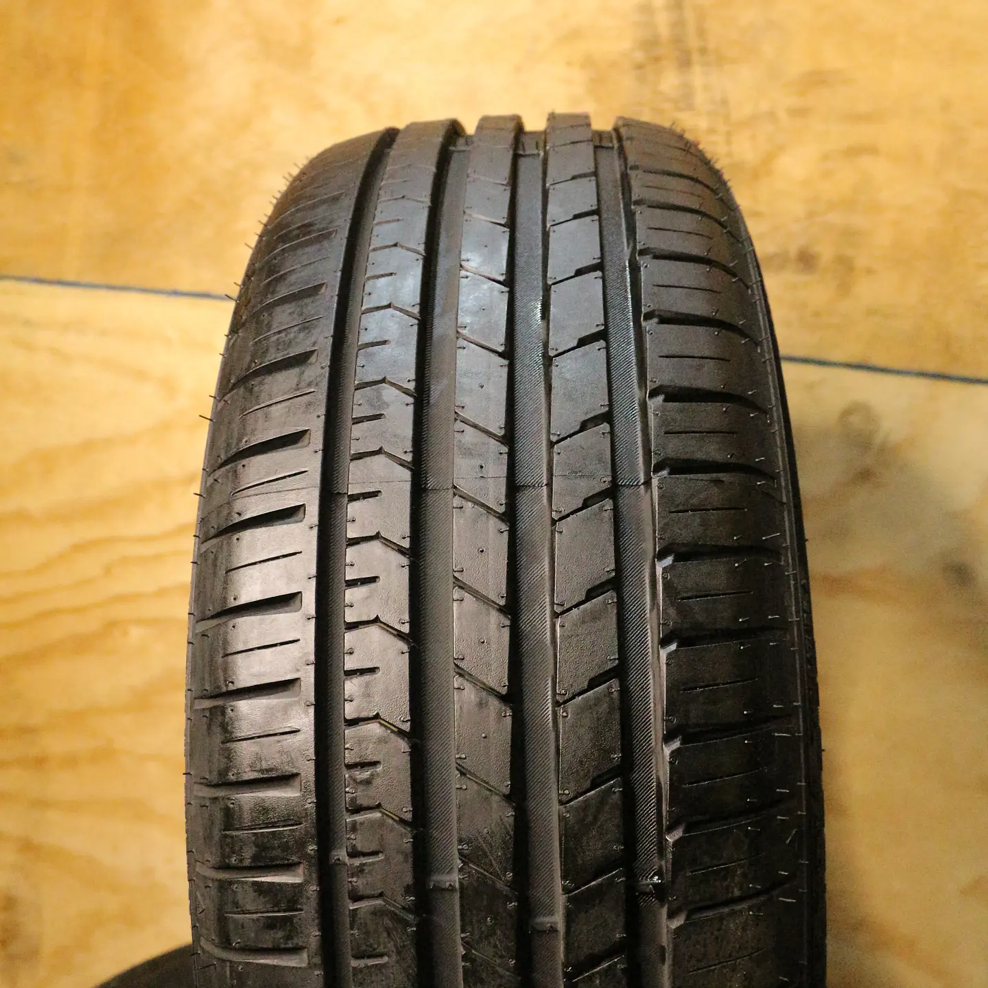 Neumático 195/55R15 APOLLO ALNAC 4G 85H 2