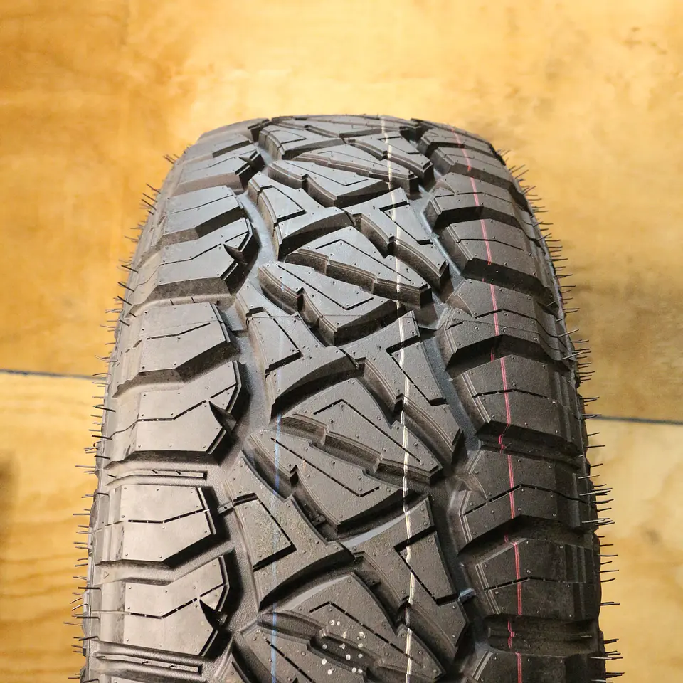Neumático 255/70R16 SONIX RT 111Q W 1