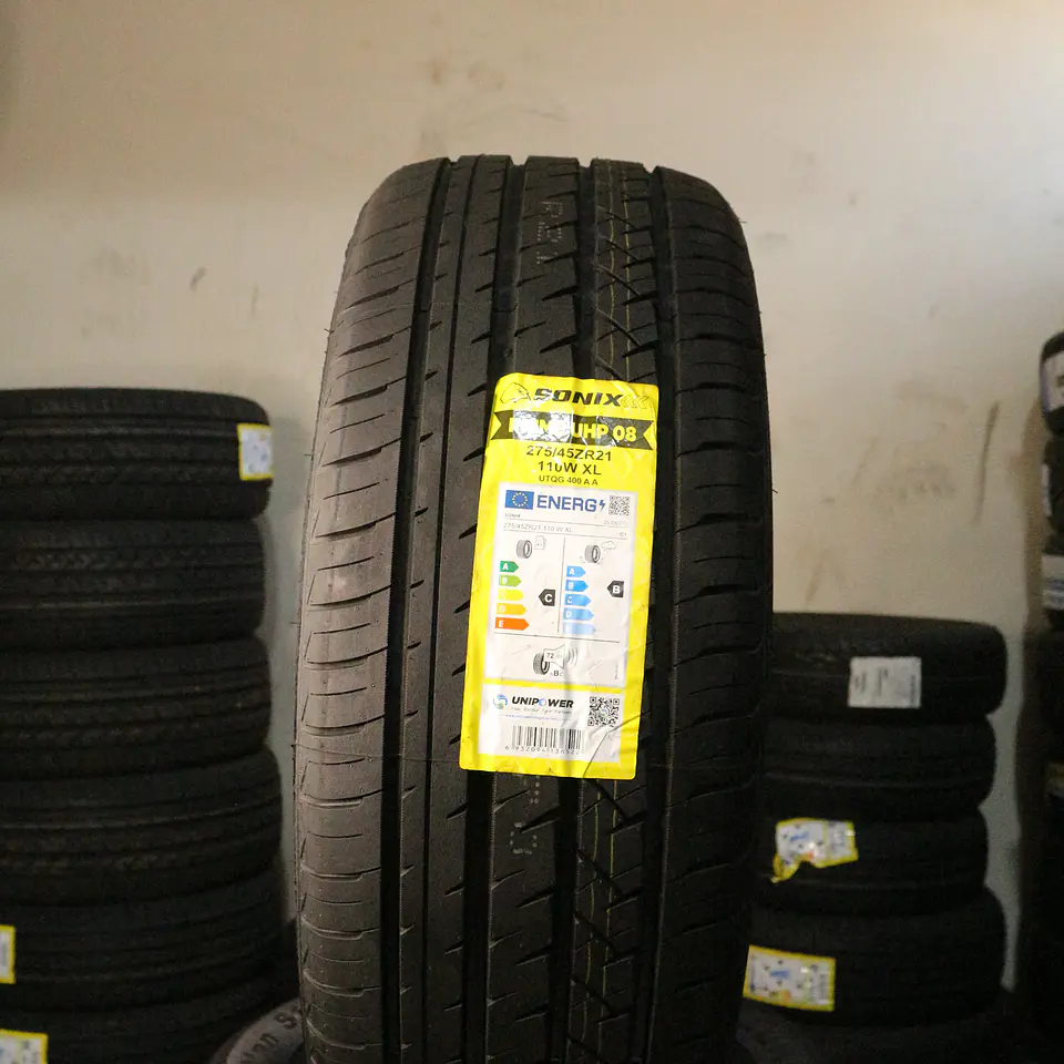 Neumático 275/45R21 SONIX UHP 8 110W 1