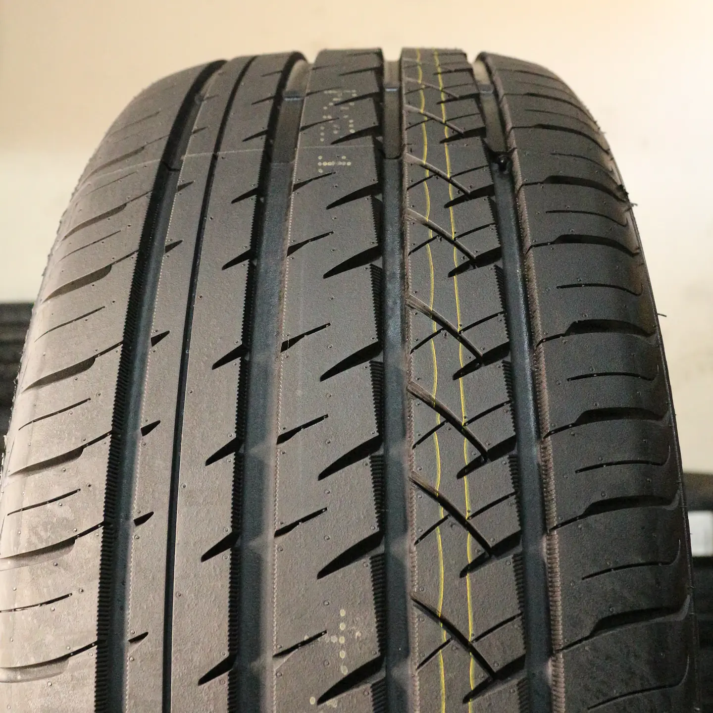 Neumático 275/45R21 SONIX UHP 8 110W 3
