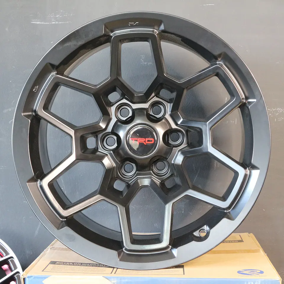 83548060B1M5 Llanta Aro 18X10 6X139 B1M5 Et-44 1
