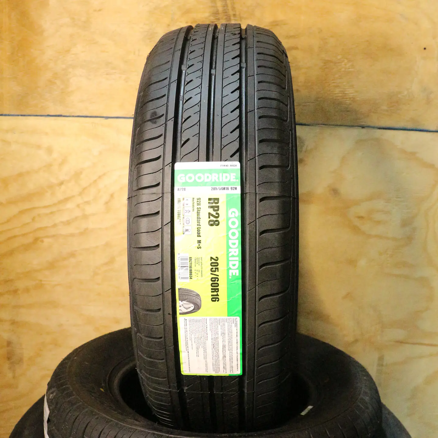 Neumático 205/60R16 GOODRIDE RP28 1