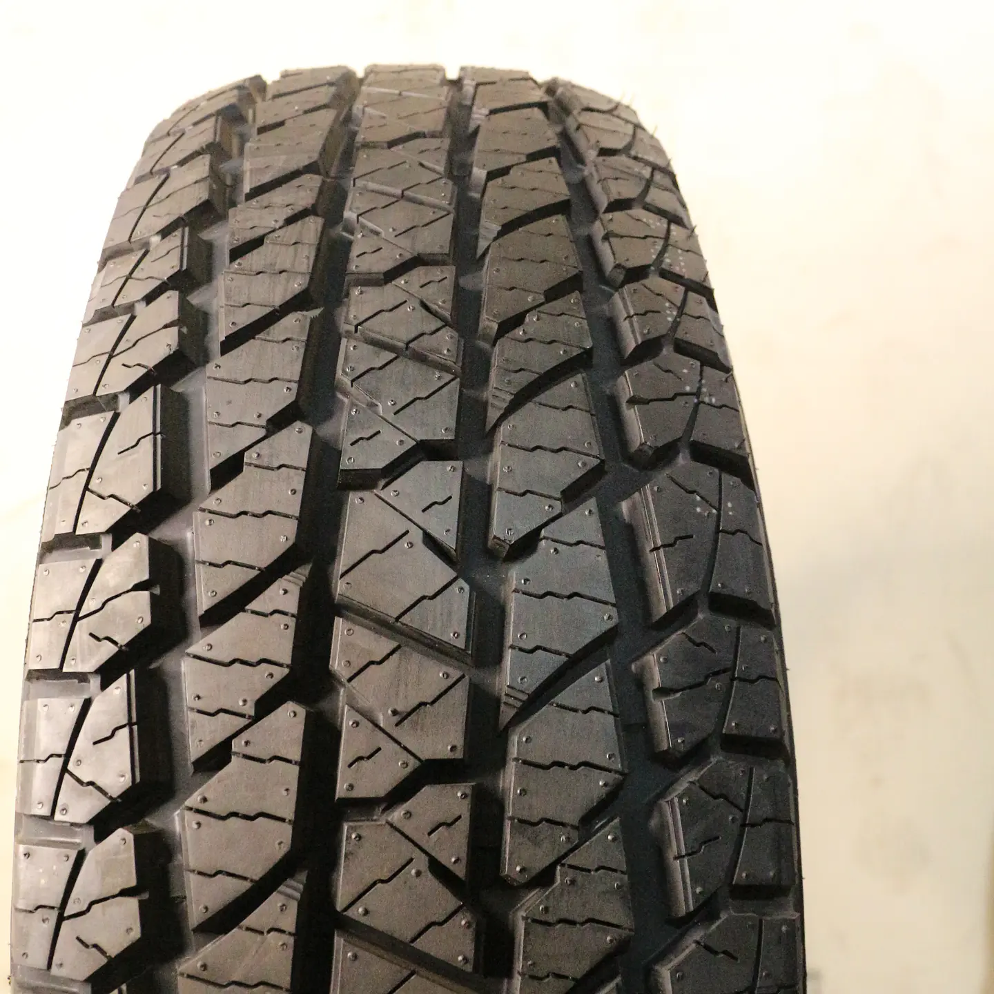 Neumático 245/75R16 ROADX AT21 111T 3
